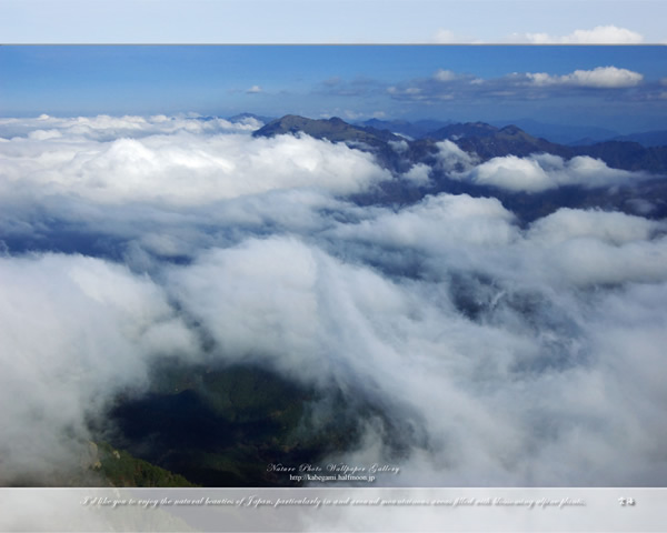 「雲海」の高画質壁紙（1024x768|1280x1024|1366x768|1600x900|1920x1080|2560x1440|1920x1200）